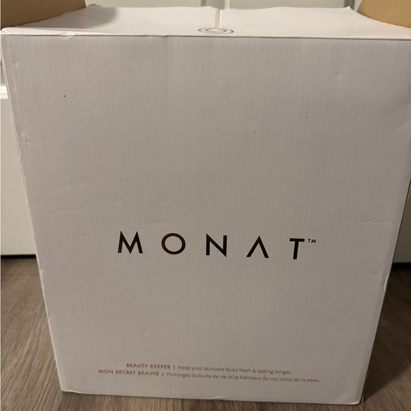 MONAT Skincare Fridge- White